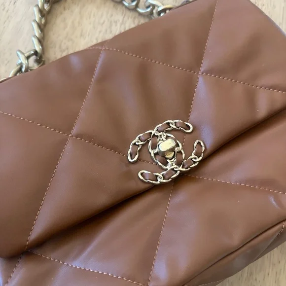 Cognac brown quilted purse - Picture 2 of 11